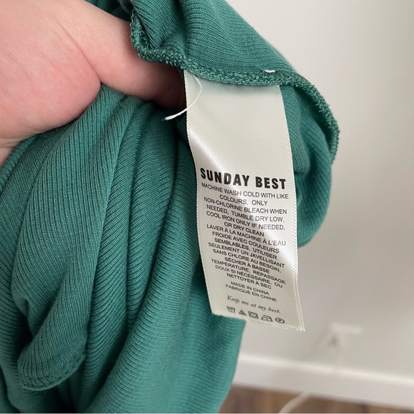 Aritzia Sunday Best Lula Longsleeve Top Ribbed Sweetheart Neckline Green Size L - Picture 5 of 6
